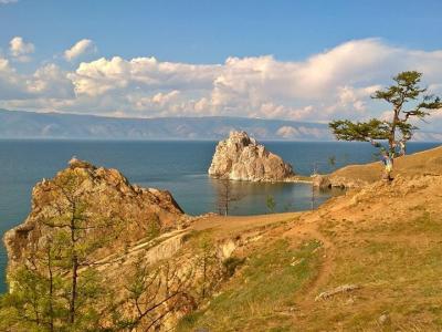 "Сердце" Байкала – остров Ольхон, посёлок Хужир, скала Шаманка